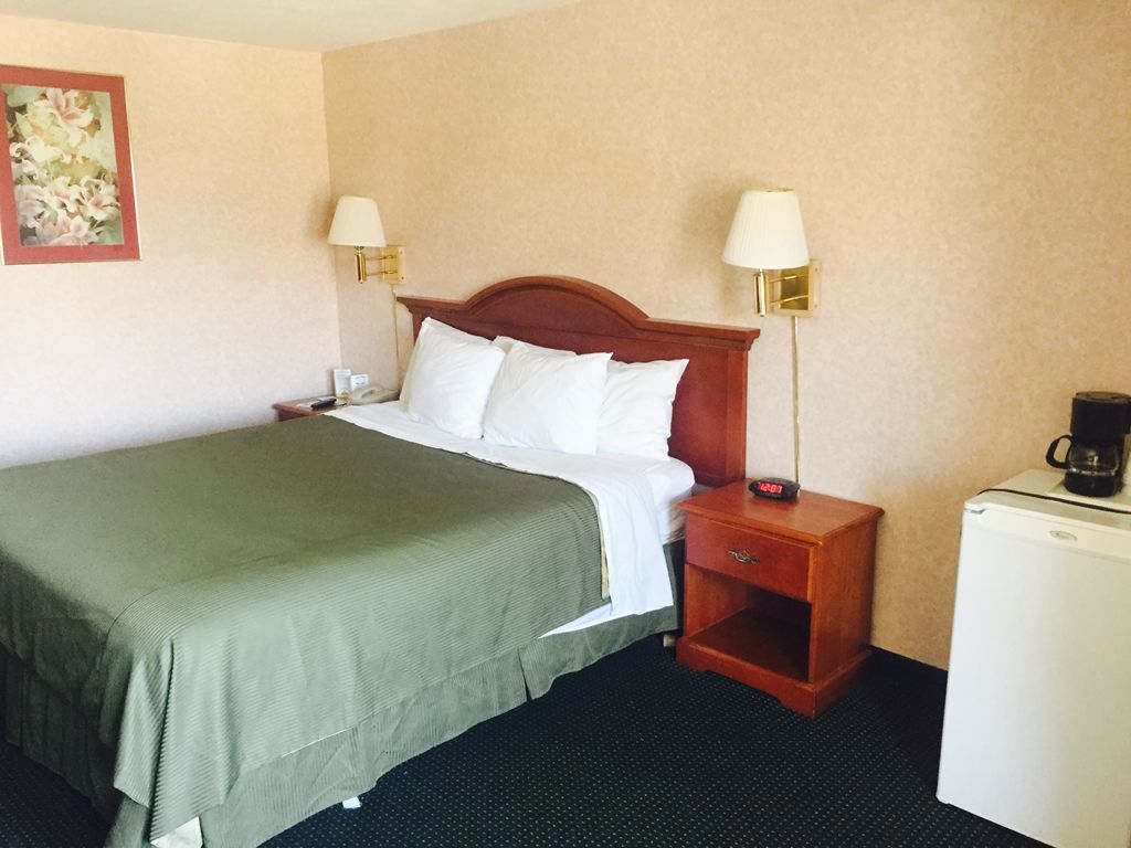 San Bernardino Inn & Suites 客房 照片